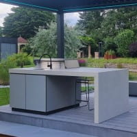 efecto Outdoor-Kitchen mit Waschbecken und Gasgrill